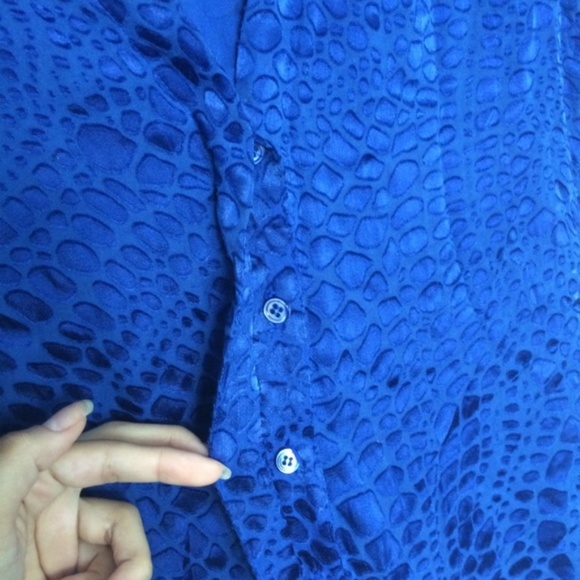 BCBG Flutter Sleeve Rich Blue Jaquard Button Down (NWOT) - Picture 6 of 6